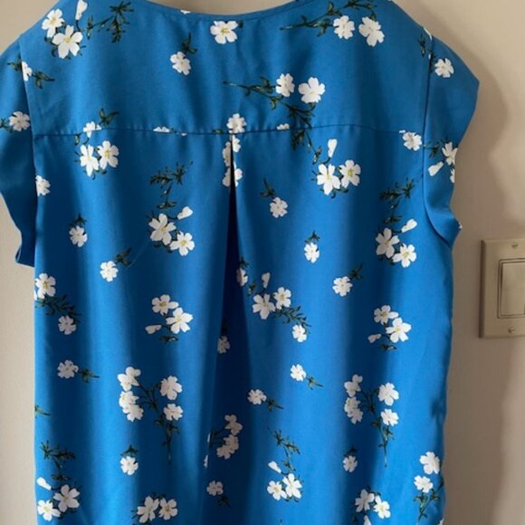 Dalia Bright Blue with White Flowers Cap Sleeve Blouse Size L - Picture 6 of 8